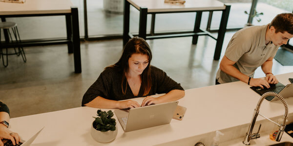 woman using LinkedIn for your business